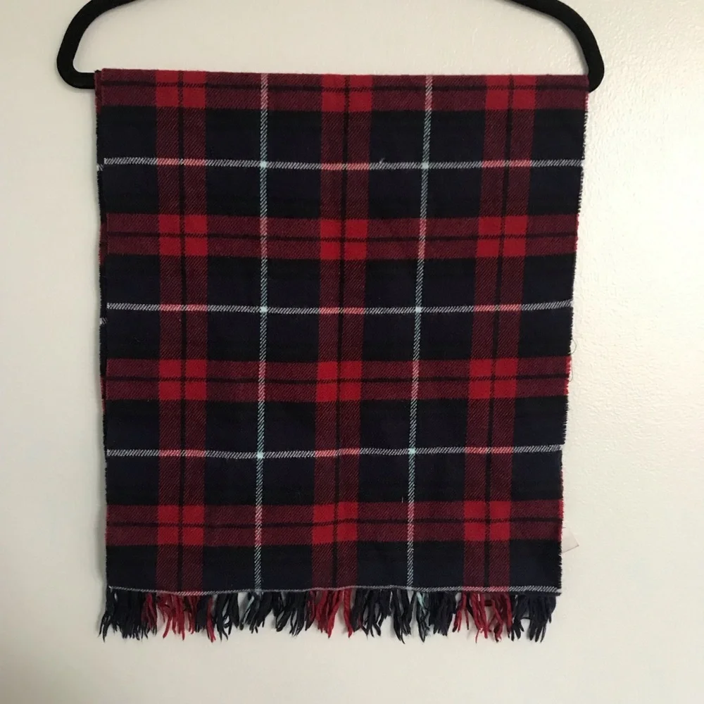Buckle and American Eagle Outfitters scarf bundle